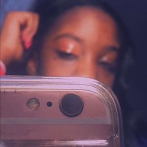 Meet your Posher, Nia